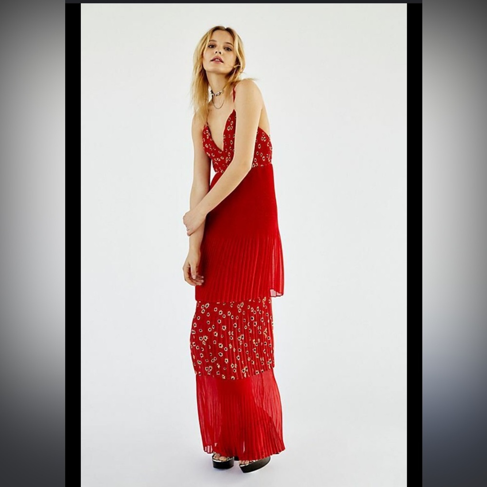 Free People x Fame Women's Kayla Maxi Gown Red Pleated Sunflowers Size 6‎